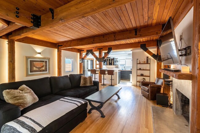 Building Photo - 2735 Westwood Blvd