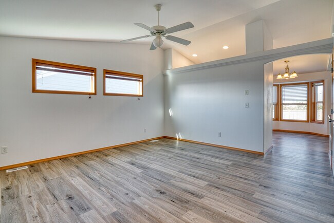 Foto del edificio - 7454 Halibut Dr