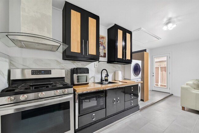 Building Photo - 4423 Sloangate Dr