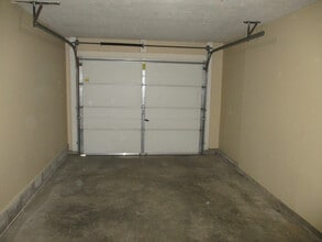 Building Photo - 707 W Main St