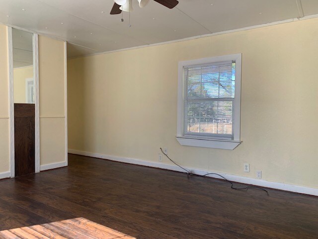 Foto del edificio - 890 Stewart St