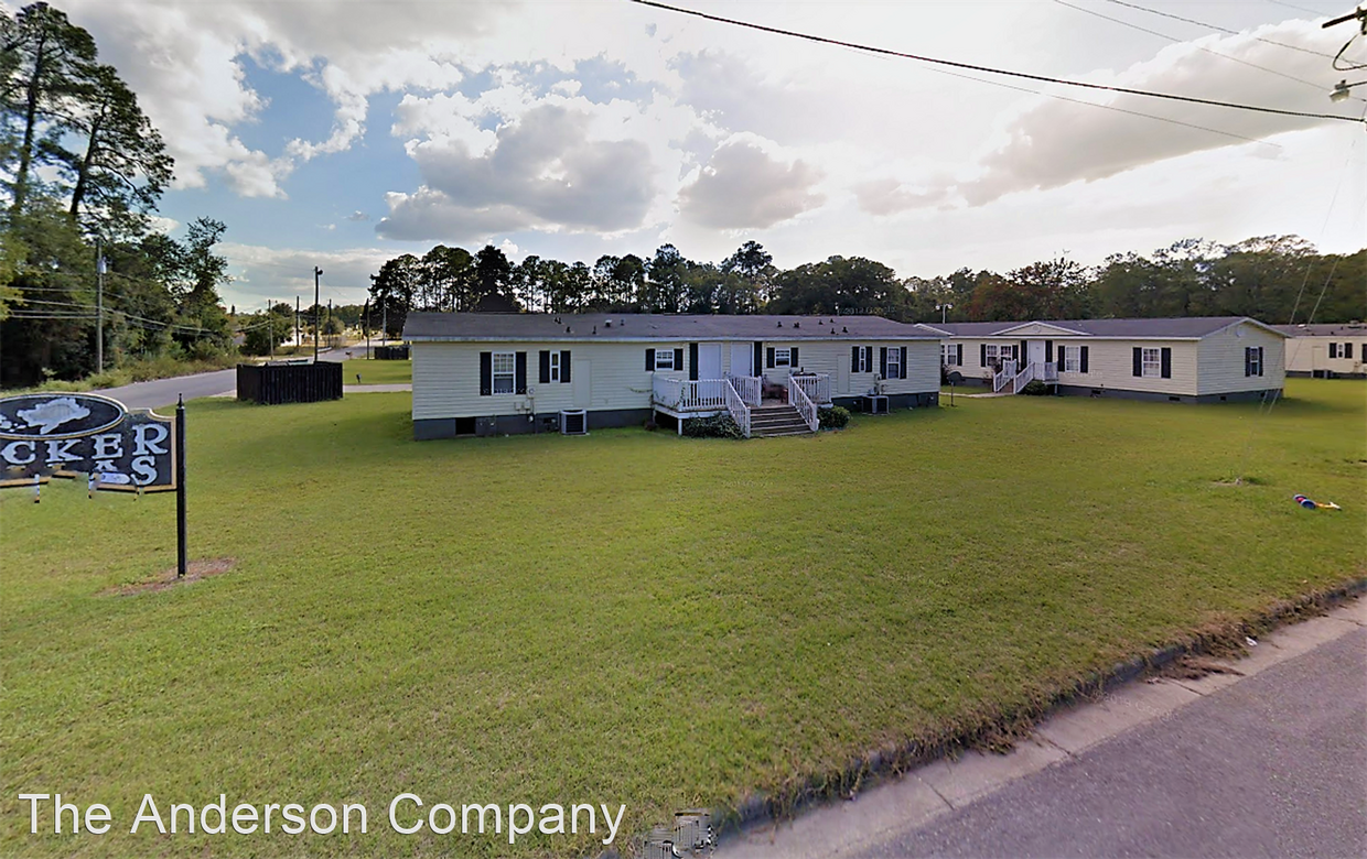 3 br, 2 bath House 520 9th St SW House Rental in Moultrie, GA