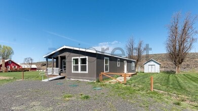 Building Photo - 23143 Lowe Rd E