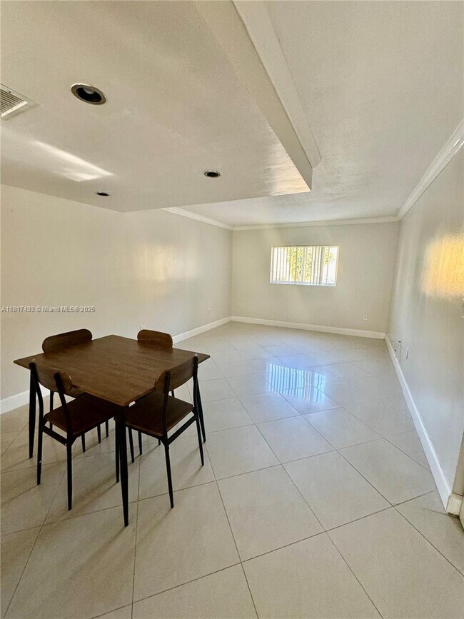 Foto del edificio - 8240 SW 149th Ct