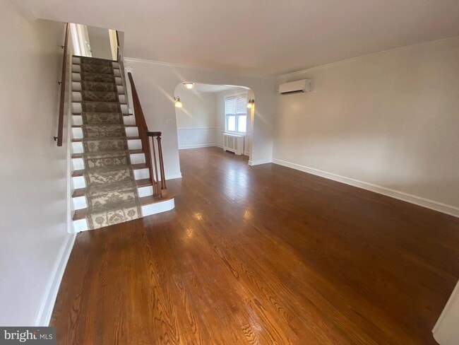 Building Photo - 331 Hurst St
