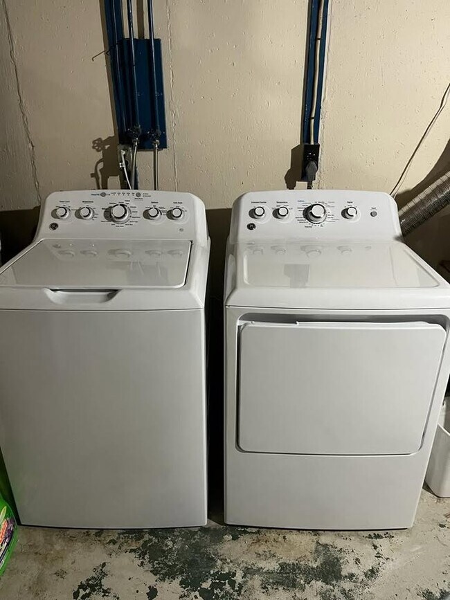 Foto del edificio - 132 Ring Dr