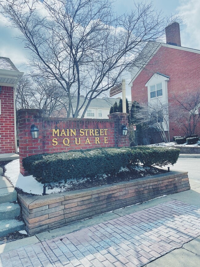Building Photo - 163 W Kenilworth Ave