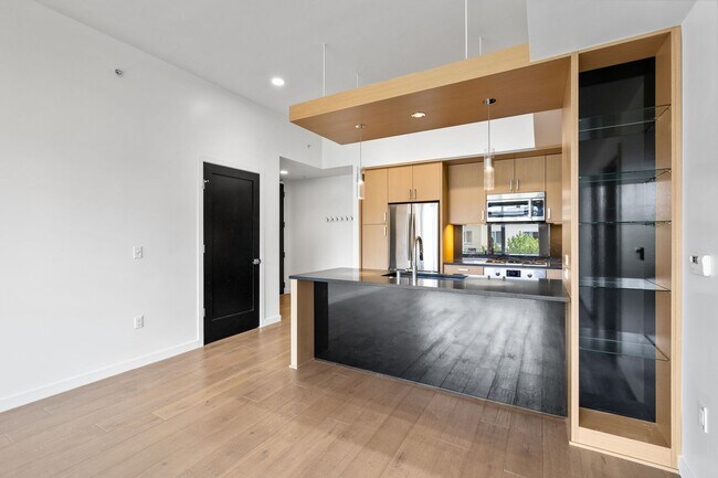 Foto del edificio - Luxurious 1 bedroom in Capital Hill!