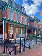 Building Photo - 112 Linden St