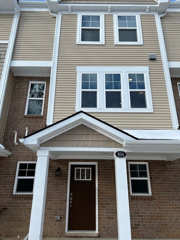 604 Anne Ave Unit 604, Brighton, MI 48116 Condo for Rent in Brighton