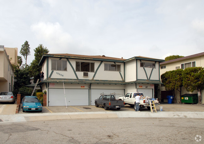 Building Photo - 13558 Rye St