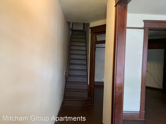 Building Photo - 432 5th St