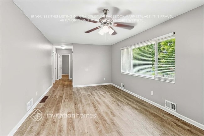 Building Photo - 8490 Meadowbrook Dr