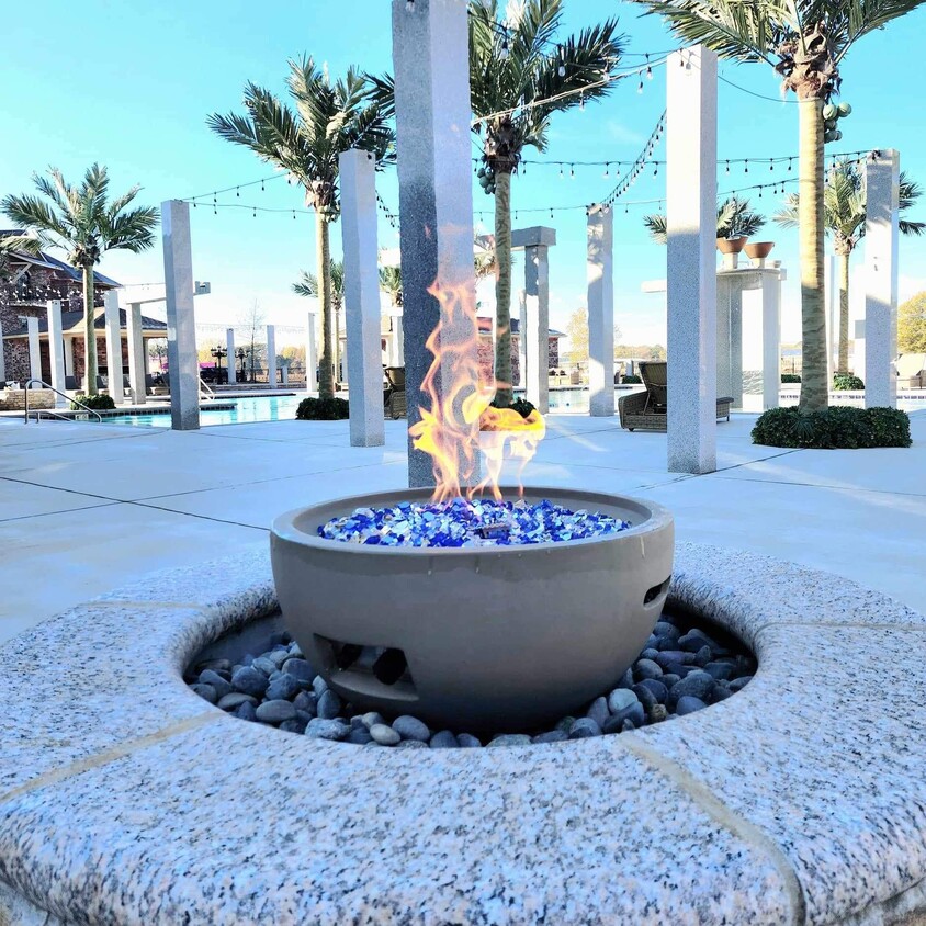 Gas Fire Pits - Fountaine Bleau Central Landing