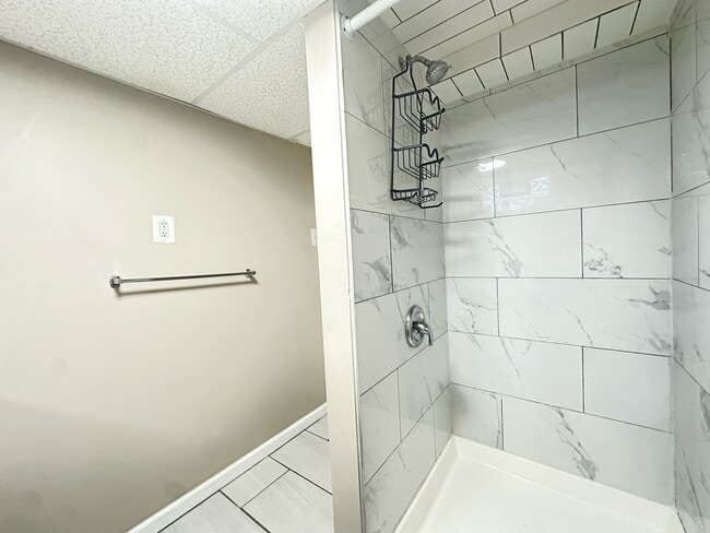 Building Photo - 6766 Blakemore St
