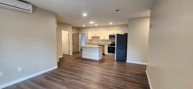 Building Photo - 217 Rockingham Rd