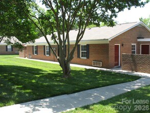 Building Photo - 1306 Lomax Ave