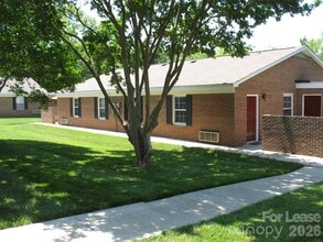 Building Photo - 1306 Lomax Ave