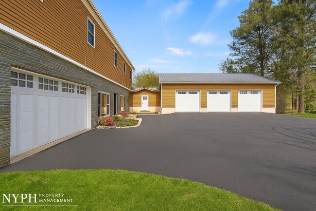 Foto del edificio - 5113 Cedarvale Rd