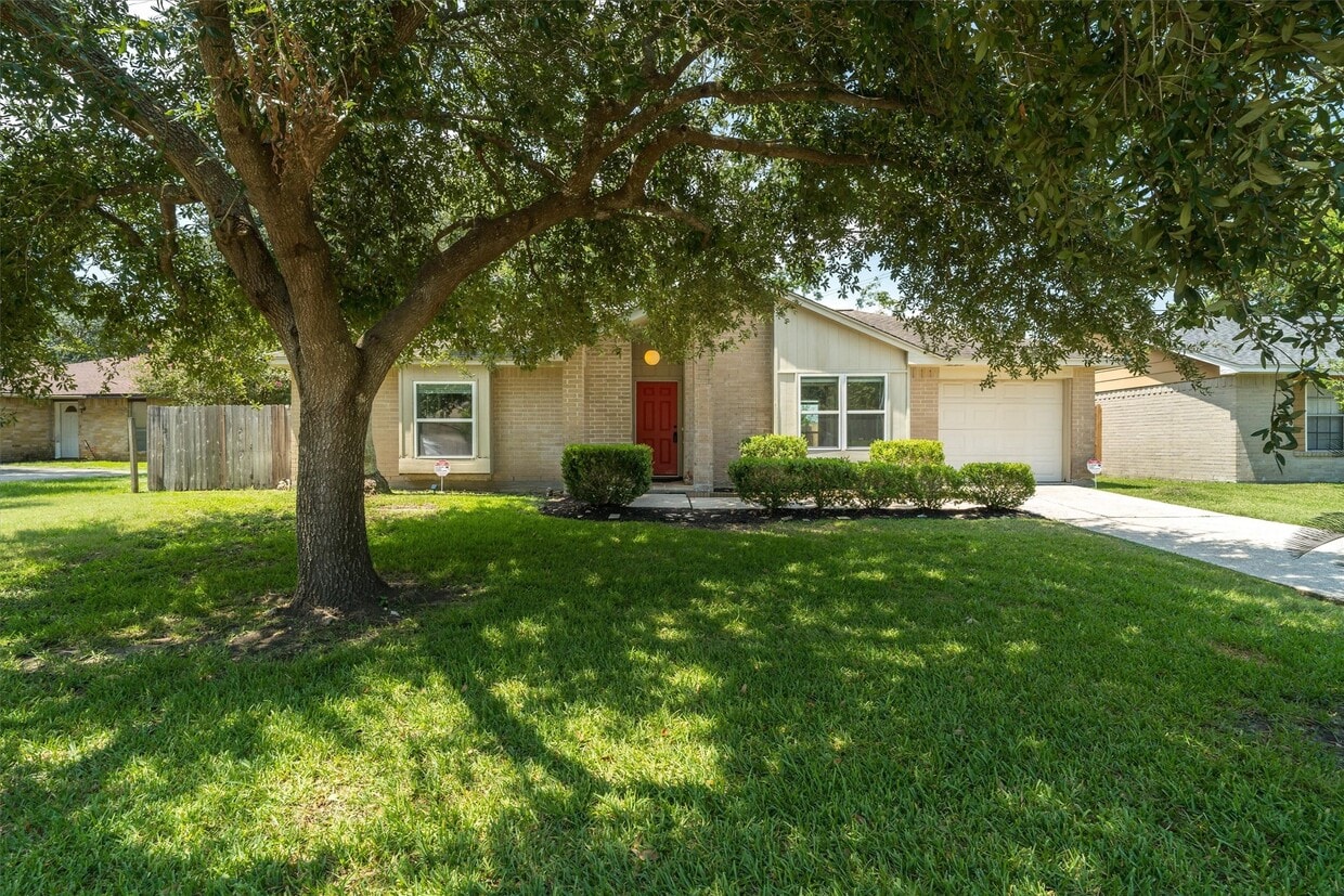 Primary Photo - 509 Landing Blvd