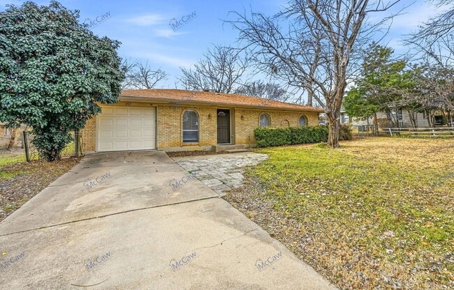 Photo - 207 Evelyn St House