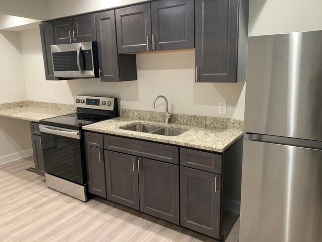 Foto del edificio - 281 Oak Dr