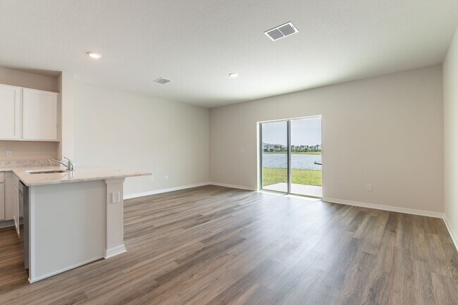 Foto del edificio - 3 Bedroom Townhome - Star Farms