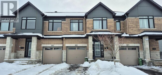 Photo du bâtiment - 885 Solarium Ave