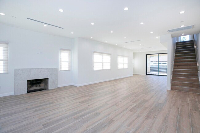 Foto del edificio - 1345 Winchester Ave