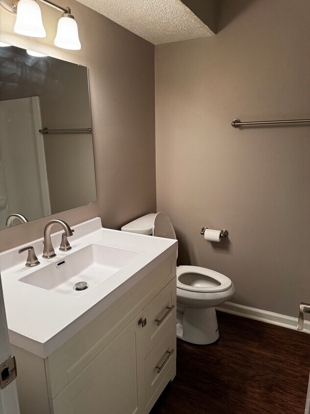 Foto del edificio - Benson Blvd