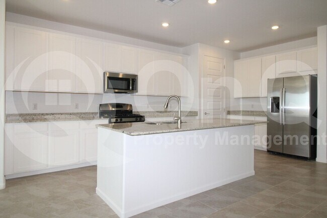 Building Photo - 17606 S Ridgerunner Dr