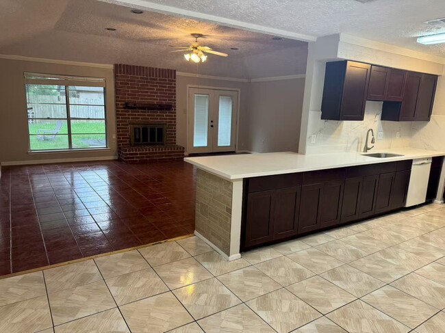 Building Photo - 15711 Wingdale Dr