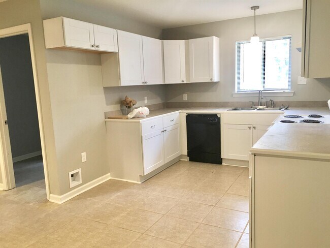 Foto del edificio - 9680 Ridgewood Dr