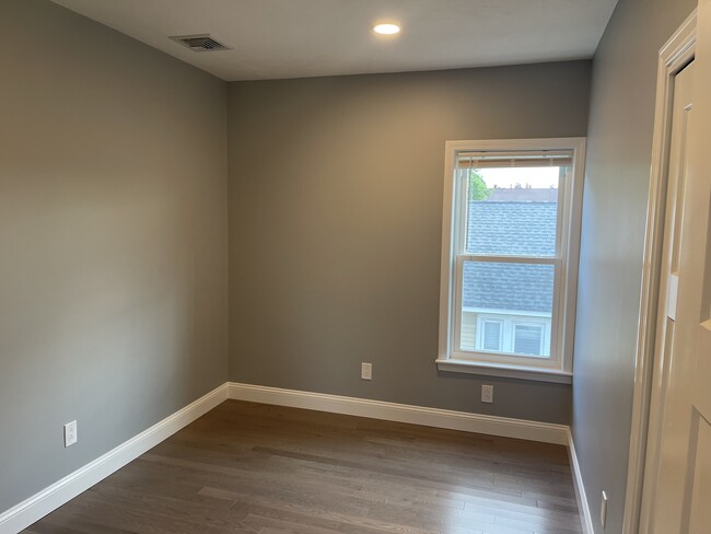 Foto del edificio - 876 Southbridge St