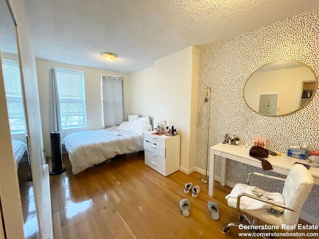 Foto del edificio - 582 Columbus Ave