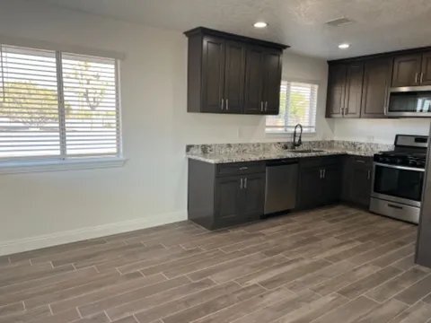 Foto del edificio - 8788 Oakwood Ave