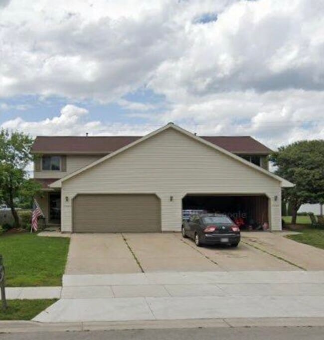 Building Photo - 3508 East River Drive