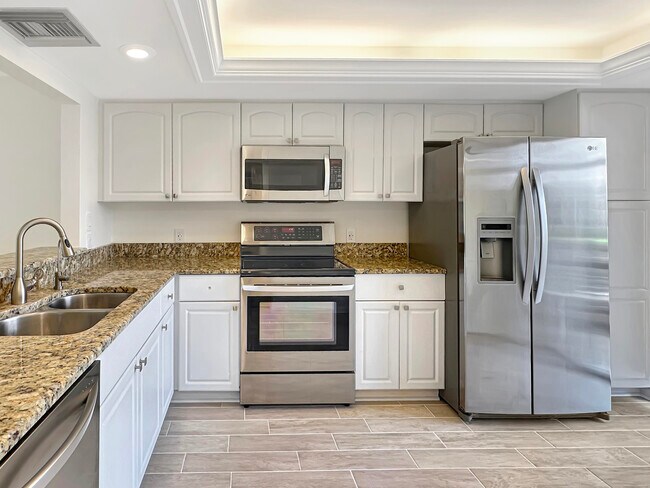 Foto del edificio - 3351 Twin Lakes Terrace