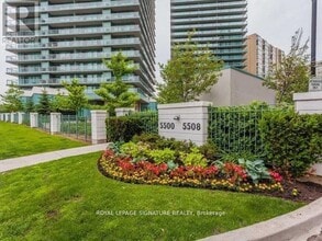 Building Photo - 5508 Yonge St