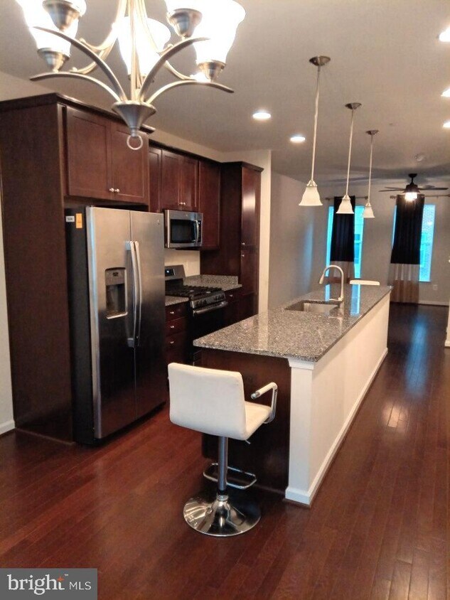7171 Brick Kiln Cir, Calverton, MD 20705 Townhome Rentals in