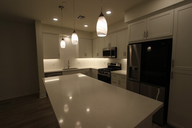 Building Photo - 647 Winchester Dr