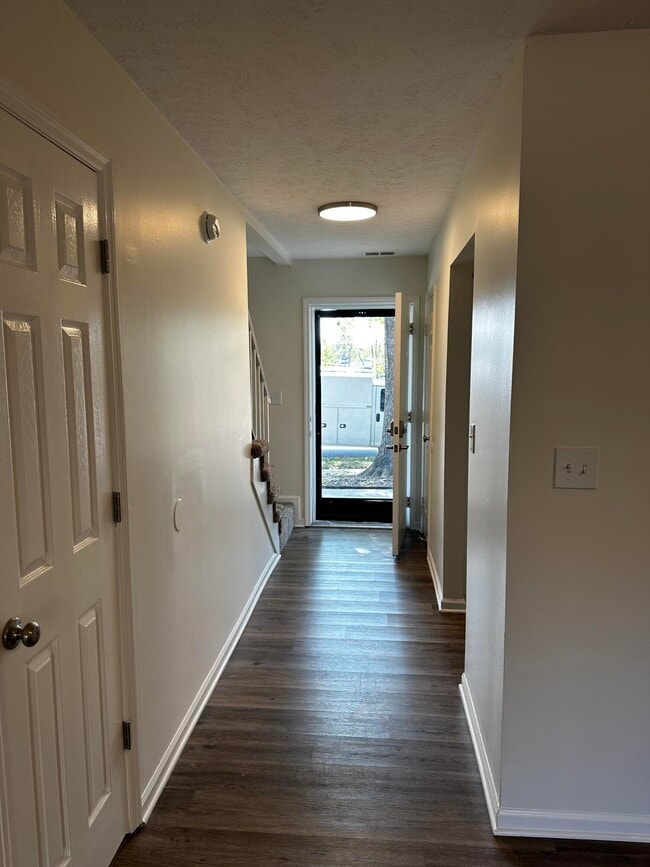 Building Photo - 727 Spring Meadows Dr