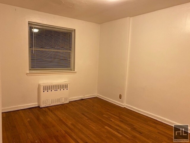 Building Photo - Spacious King Size One Bedroom in Bayside, Ny