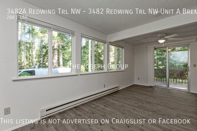 Building Photo - Pacific Northwest living, 2 bed/1 bath in ...