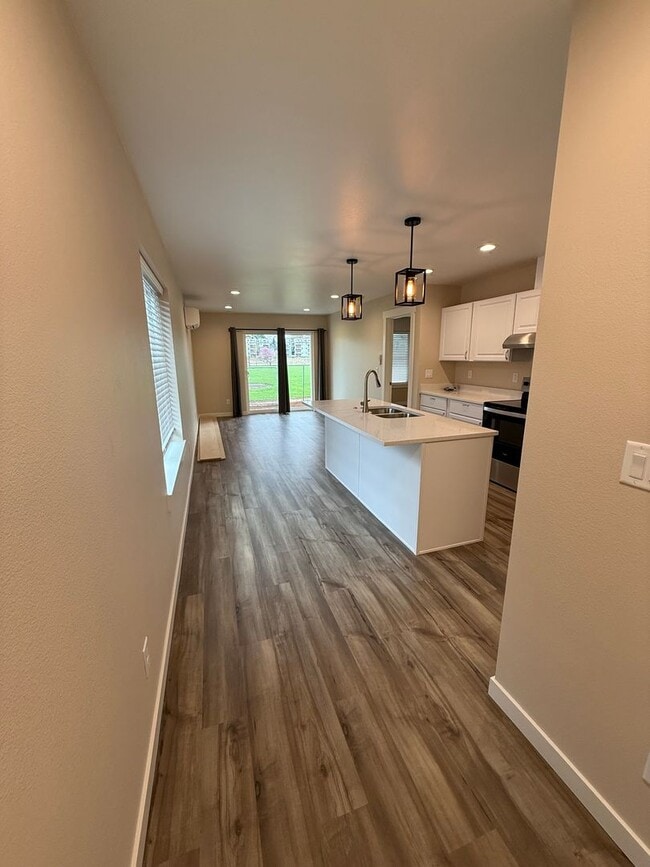 Building Photo - Modern Luxury ADU Retreat with Open Kitchen, Island & Private Yard