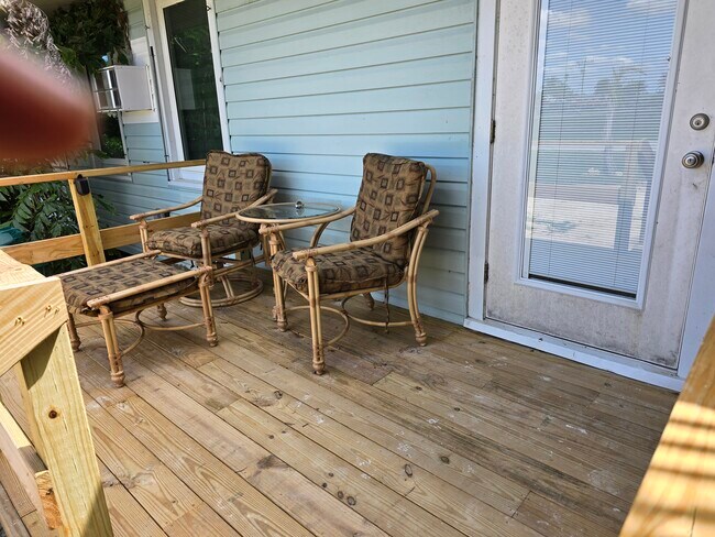 Frente - 110 Freesia St