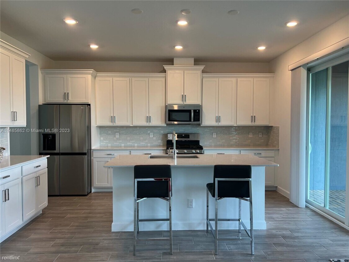 Primary Photo - 4 br, 3 bath House - 19676 Blooming Orchar...
