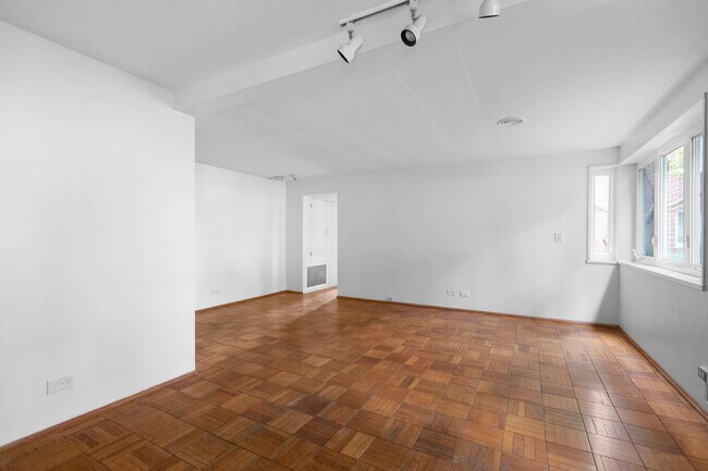 Foto del edificio - 7208 Oak Ave