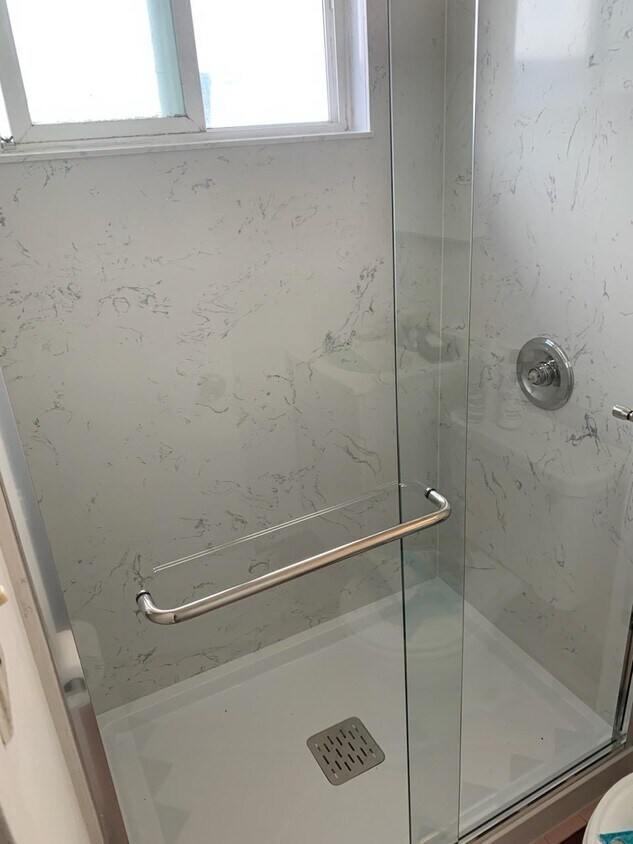 Building Photo - 723 Buchanan St