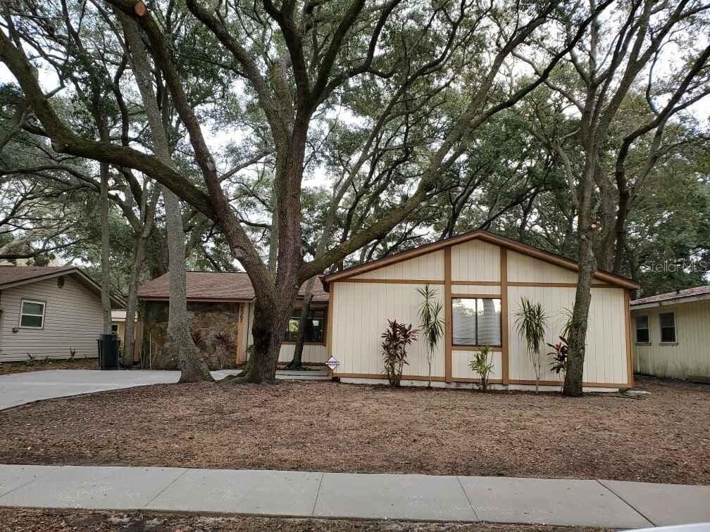 Primary Photo - 2067 Red Cedar Ln